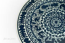 Load image into Gallery viewer, Circular Trays Diferent styles 16"