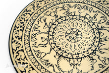 Load image into Gallery viewer, Circular Trays Diferent styles 16"