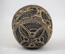Load image into Gallery viewer, Jicara Bird Flowers 9&quot;